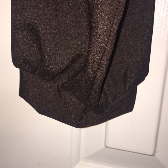 Brown Dress with cuffed sleeves - Picture 2 of 2